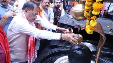 Photo of गुरु पूर्णिमा पर कोसमनारा पहुंचे मुख्यमंत्री  विष्णु देव साय, सत्यनारायण बाबा धाम में की पूजा-अर्चना                  प्रदेशवासियों की सुख-समृद्धि और खुशहाली के लिए भगवान भोलेनाथ से मांगा आशीर्वाद