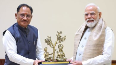 Photo of प्रधानमंत्री  नरेंद्र मोदी से मुख्यमंत्री  विष्णु देव साय ने की भेंट, छत्तीसगढ़ के विकास और ‘बस्तर विजन’ पर हुई विस्तृत चर्चा