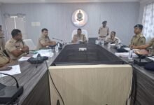 Photo of अपराधों के त्वरित निराकरण पर पुलिस अधीक्षक डॉ. लाल उमेद सिंह सख्त, अवैध कारोबार और यातायात नियम तोड़ने वालों पर होगी कड़ी कार्रवाई