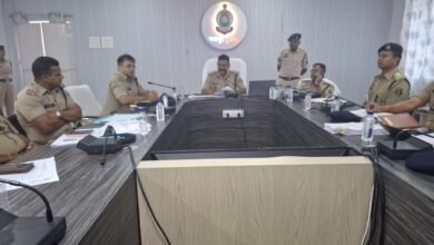 Photo of अपराधों के त्वरित निराकरण पर पुलिस अधीक्षक डॉ. लाल उमेद सिंह सख्त, अवैध कारोबार और यातायात नियम तोड़ने वालों पर होगी कड़ी कार्रवाई