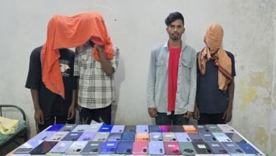 Photo of पुलिस अधीक्षक लाल उम्मेद सिंह की तगड़ी कार्यवाही 18.75 लाख की मोबाइल चोरी का ‘ऑपरेशन CCTV’! 3 नाबालिग समेत 4 आरोपी गिरफ्तार