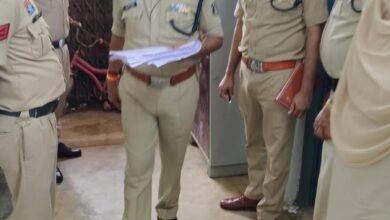 Photo of रिकॉर्ड बिखरे, मालखाना अव्यवस्थित, साफ-सफाई पर भी सवाल… वार्षिक निरीक्षण में कई कमियां उजागर, डीआईजी डॉ. लाल उमेद सिंह ने दिए सख्त निर्देश।