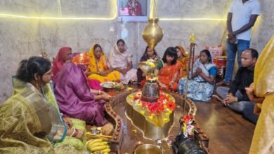 Photo of गुरु पूर्णिमा पर विधायक गोमती साय ने लोरो शिव मंदिर में प्रज्वलित किए 101 दीप