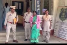 Photo of पति की हत्या… फिर सूटकेस में छिपाई लाश! जशपुर के सनसनीखेज हत्याकांड में पत्नी को उम्रकैद, कोर्ट बोला— ‘ऐसे जघन्य अपराध पर नरमी नहीं’