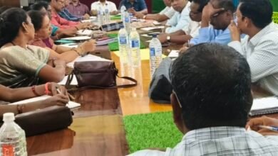 Photo of “अब स्कूलों में नहीं चलेगी लापरवाही! पत्थलगांव में प्राचार्यों की क्लास, BEO ने जारी किया सख्त फरमान”     100% उपस्थिति से लेकर अपार आईडी, जाति प्रमाण पत्र, स्मार्ट क्लास और शिक्षक पुरस्कार तक—हर मोर्चे पर तय हुई जवाबदेही, अधिकारियों ने दी कड़ी चेतावनी।
