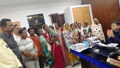 Photo of मौत के बाद जमीन की रजिस्ट्री! कछार में कागजों की कूटरचना का आरोप, न्याय की गुहार लेकर एसडीओपी के दरवाजे पहुंचे ग्रामीण