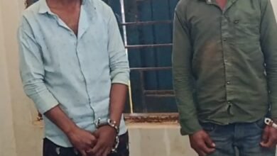 Photo of कुम्हरता दोहरे हत्याकांड में अदालत का बड़ा फैसला: पति-पत्नी की हत्या के दोनों दोषियों को उम्रकैद, पुलिस की पुख्ता विवेचना ने पहुंचाया सलाखों के पीछे