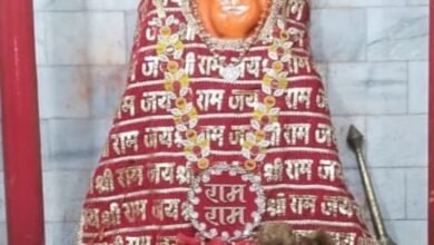 Photo of आस्था और चमत्कार की मिसाल   मनोकामना पूरी होने पर हनुमान भक्त ने चढ़ाया सोने का मुकुट 